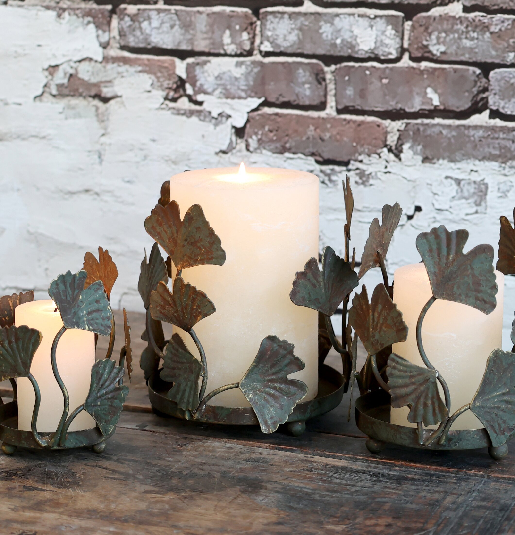 Ljusstake Bladdekor Stor från Chic Antique i rustik miljö