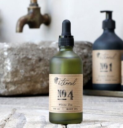 Éternel Body Oil No.4 från Éternel i frostat glas med pipett