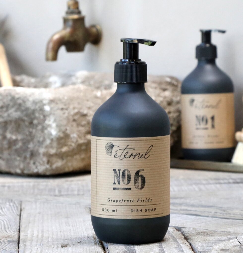 Éternel Diskmedel No.6 från Éternel med rustik design