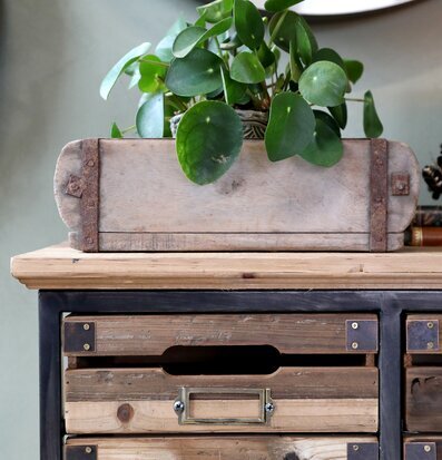 Byrå Med 18 Lådor från Chic Antique med rustik design