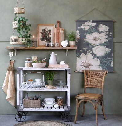 Termoskanna Mocca från Chic Antique i ett rustikt kök