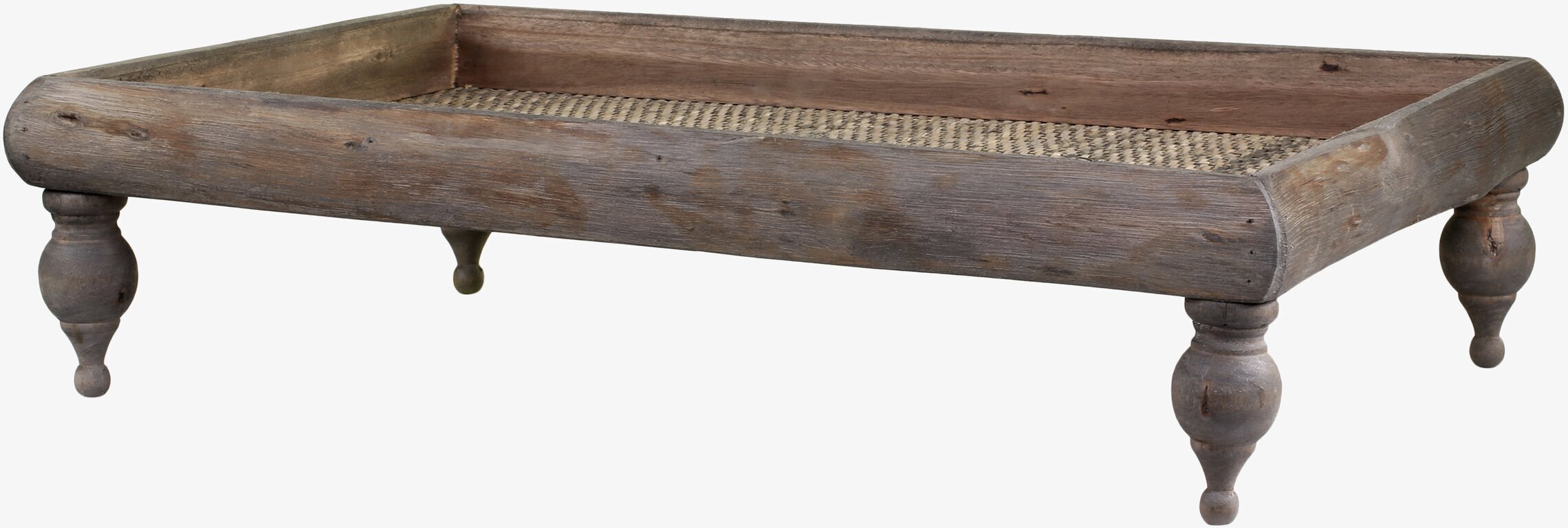 Träbricka På Fötter Stor från Chic Antique på ett bord