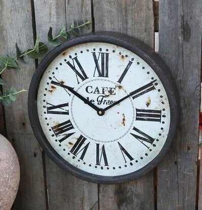 Väggklocka Antiksvart från Chic Antique med rustik charm