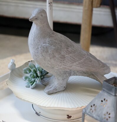 Fågelbad På Fot Antique Creme från Chic Antique med lykta