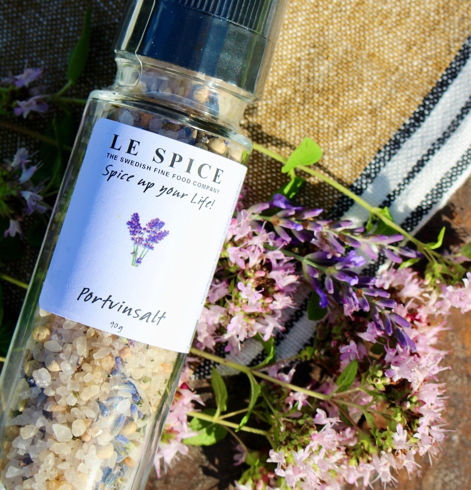 Havssalt Portvin från Le Spice i glasburk med blommor