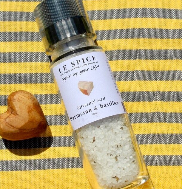 Havssalt Parmesan & Basilika från Le Spice i glasflaska