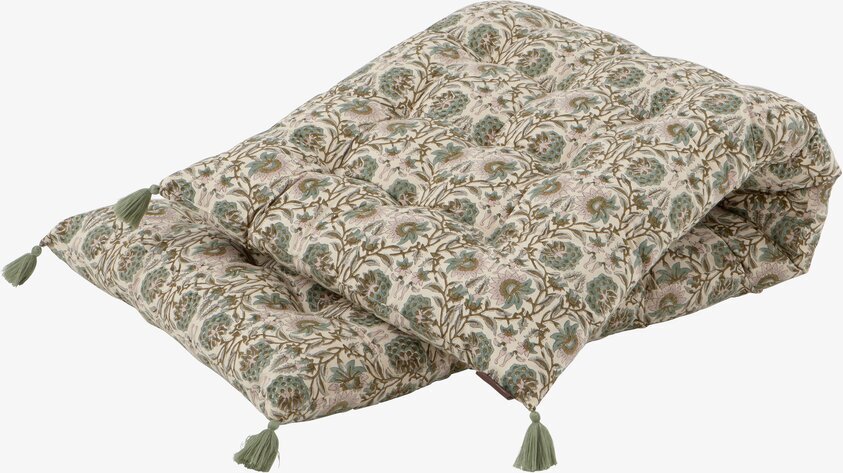 Madrass Deoli Ivy 155 cm från Bungalow med gröna tofsar