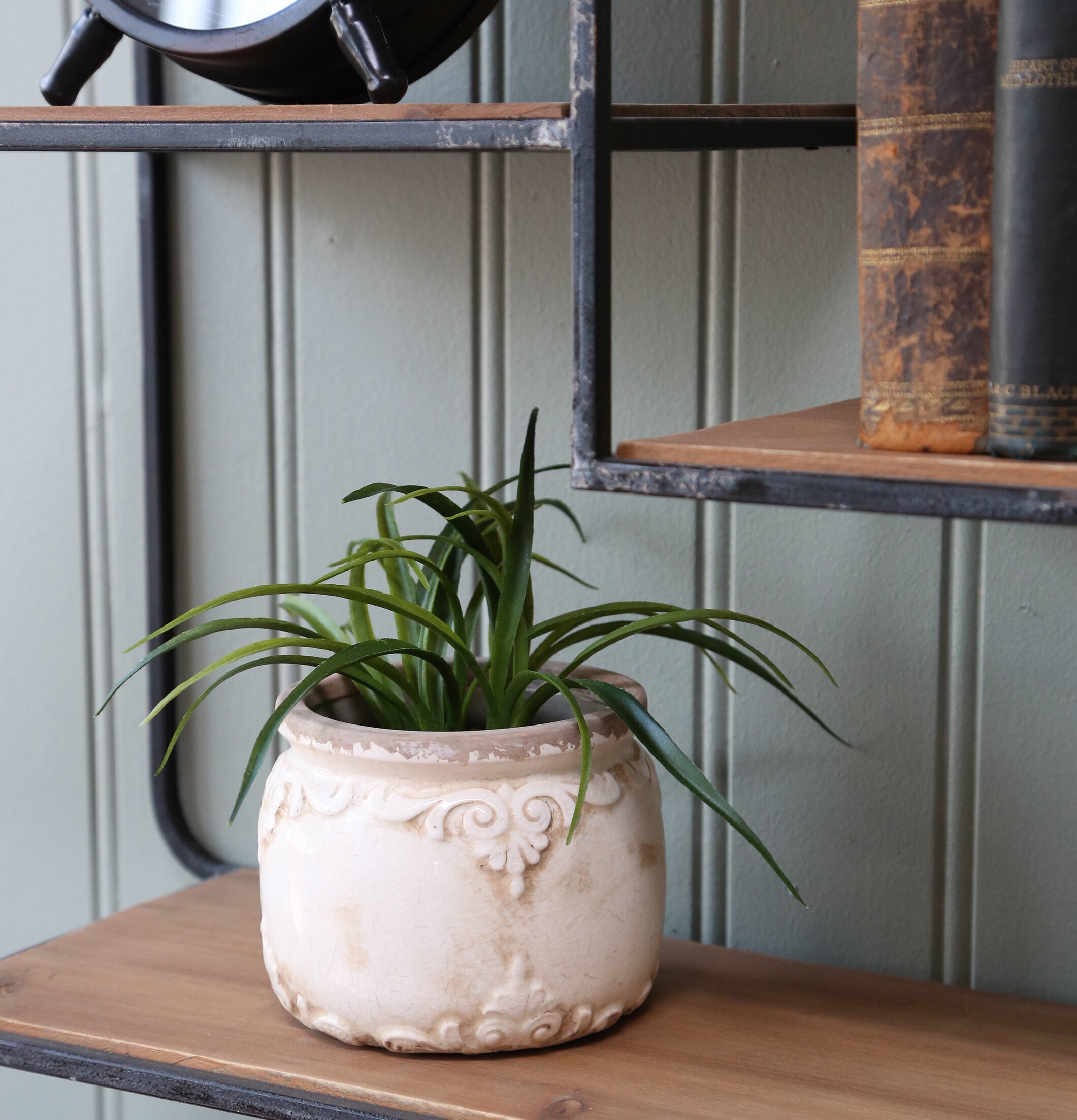 Fransk Reol Med Trähyllor Antikgrå från Chic Antique