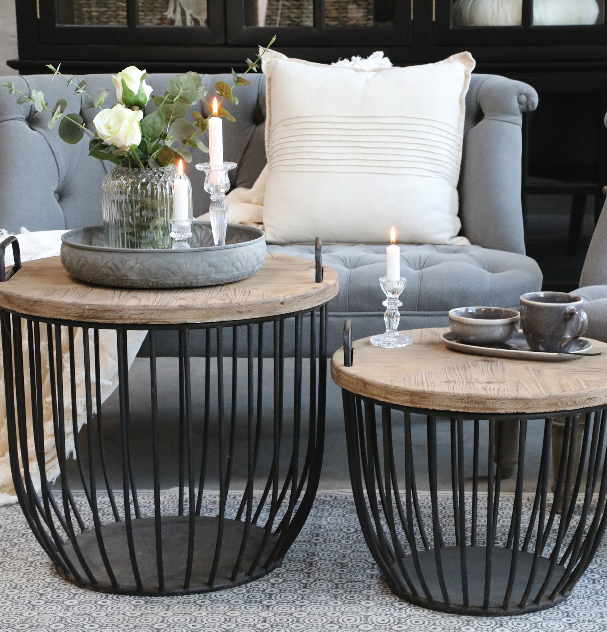 Soffbord Antiksvart Mellan från Chic Antique i rustik miljö