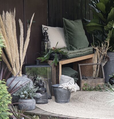 Lanterna LED Metall Nät från IB Laursen på träterrass