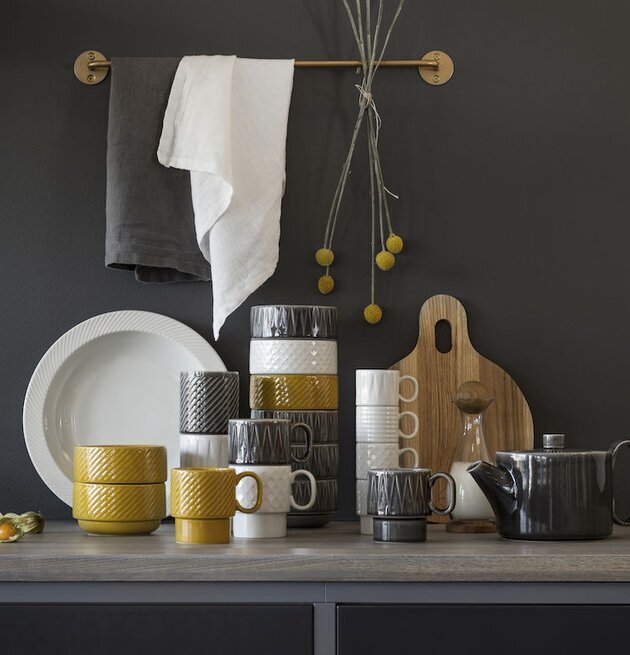 Sagaform Coffee & More Lattemugg Grå på grå träbänk