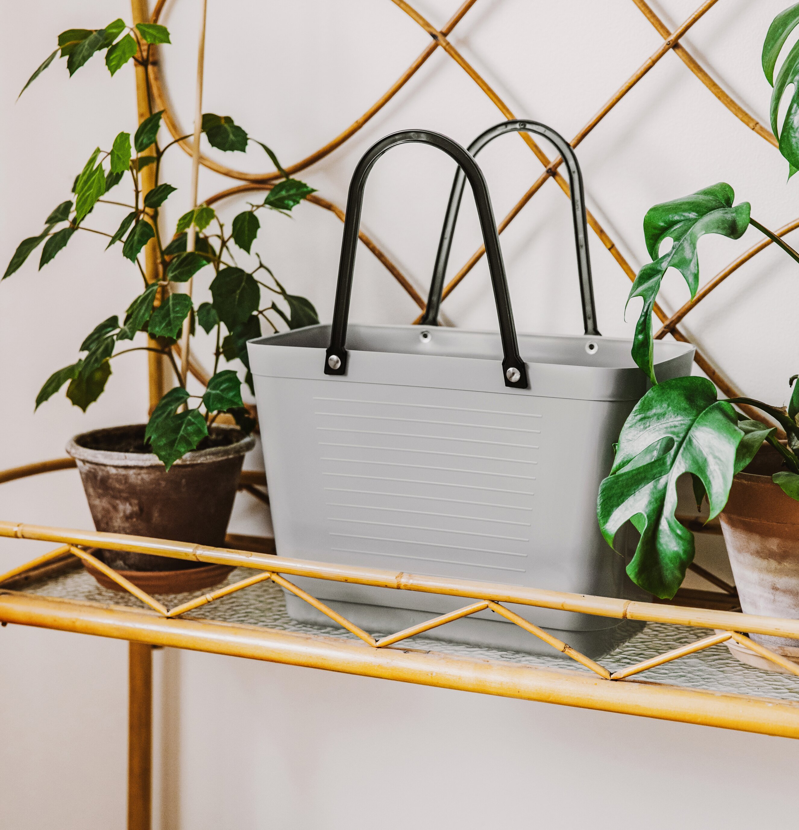 Väska Liten Hinza Ljusgrå - Green Plastic från Hinza