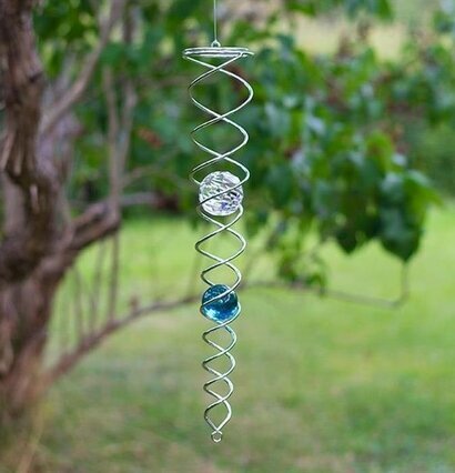 Vindspel Spiral Turkos Med Klar Kula från Multi Agentur hänger