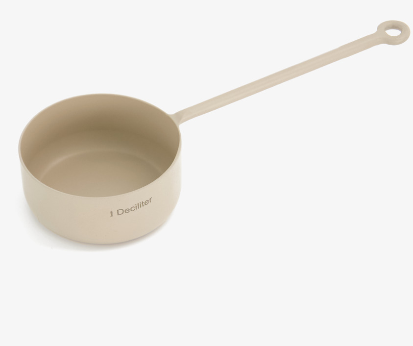 Decilitermått Beige Metall från Ernst på vit bakgrund