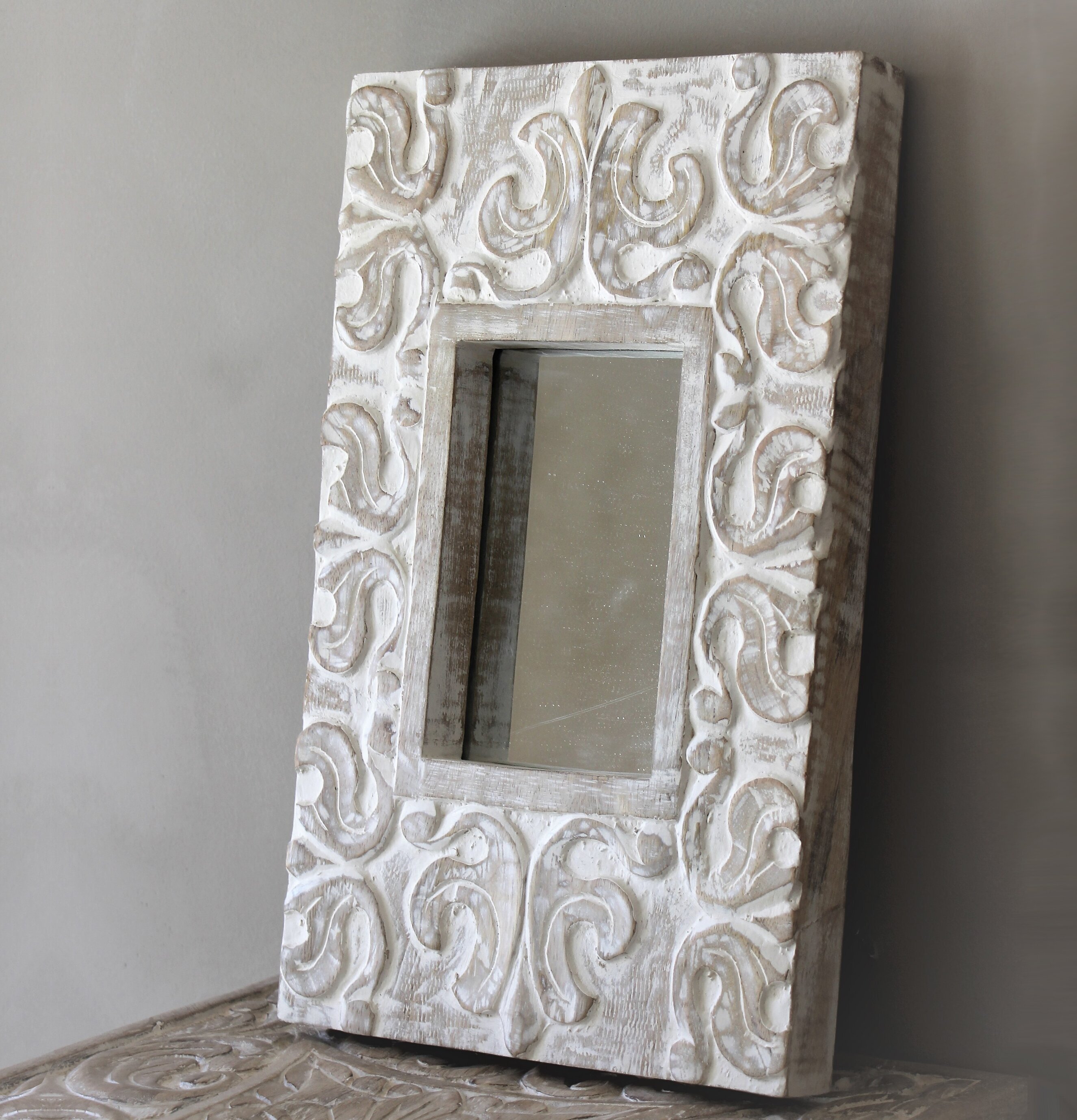 Spegel Lilia från Majas Cottage med vit patinerad träram