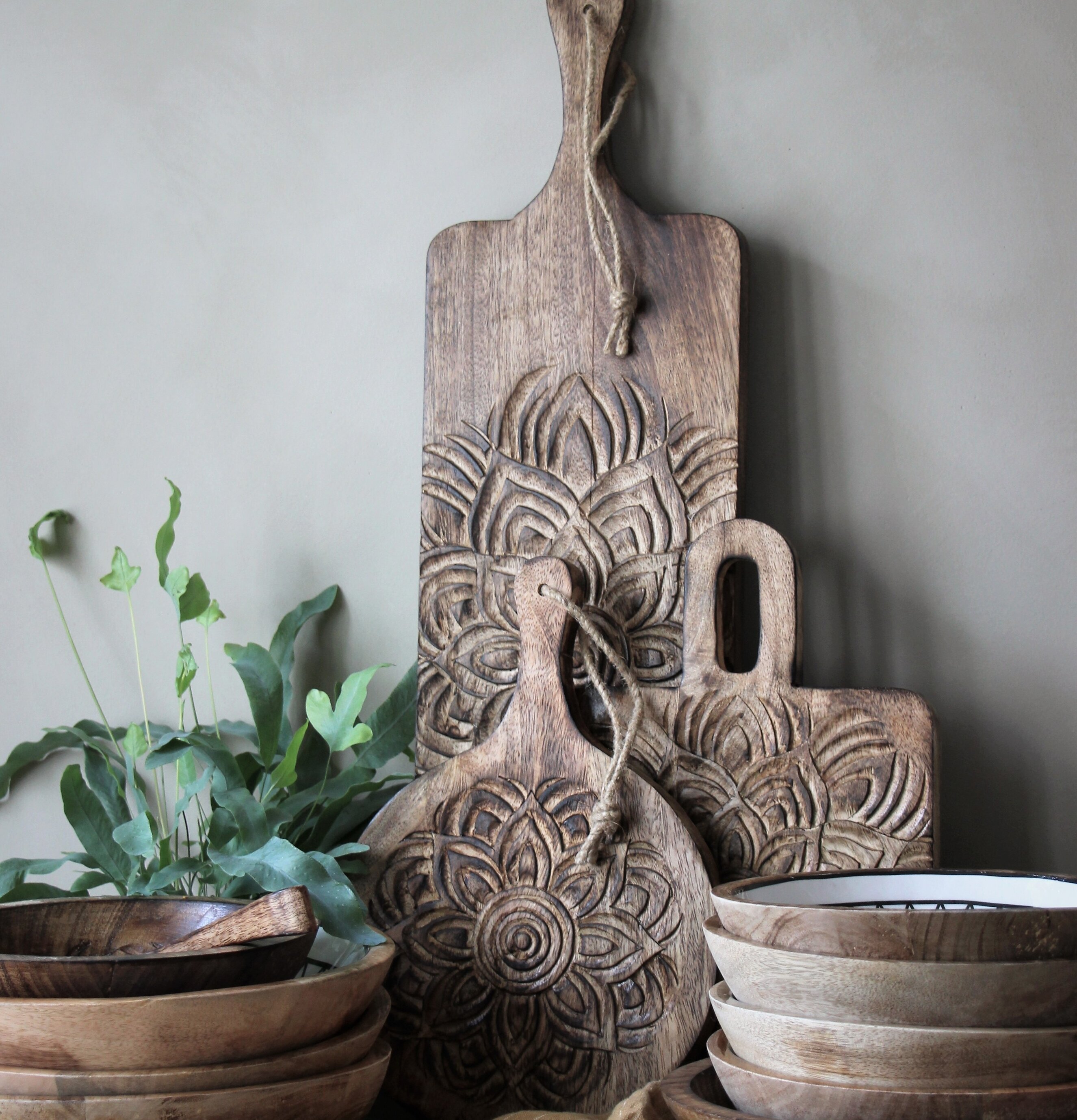 Fleur Skärbräda Rak från Majas Cottage med blomsterreliefer