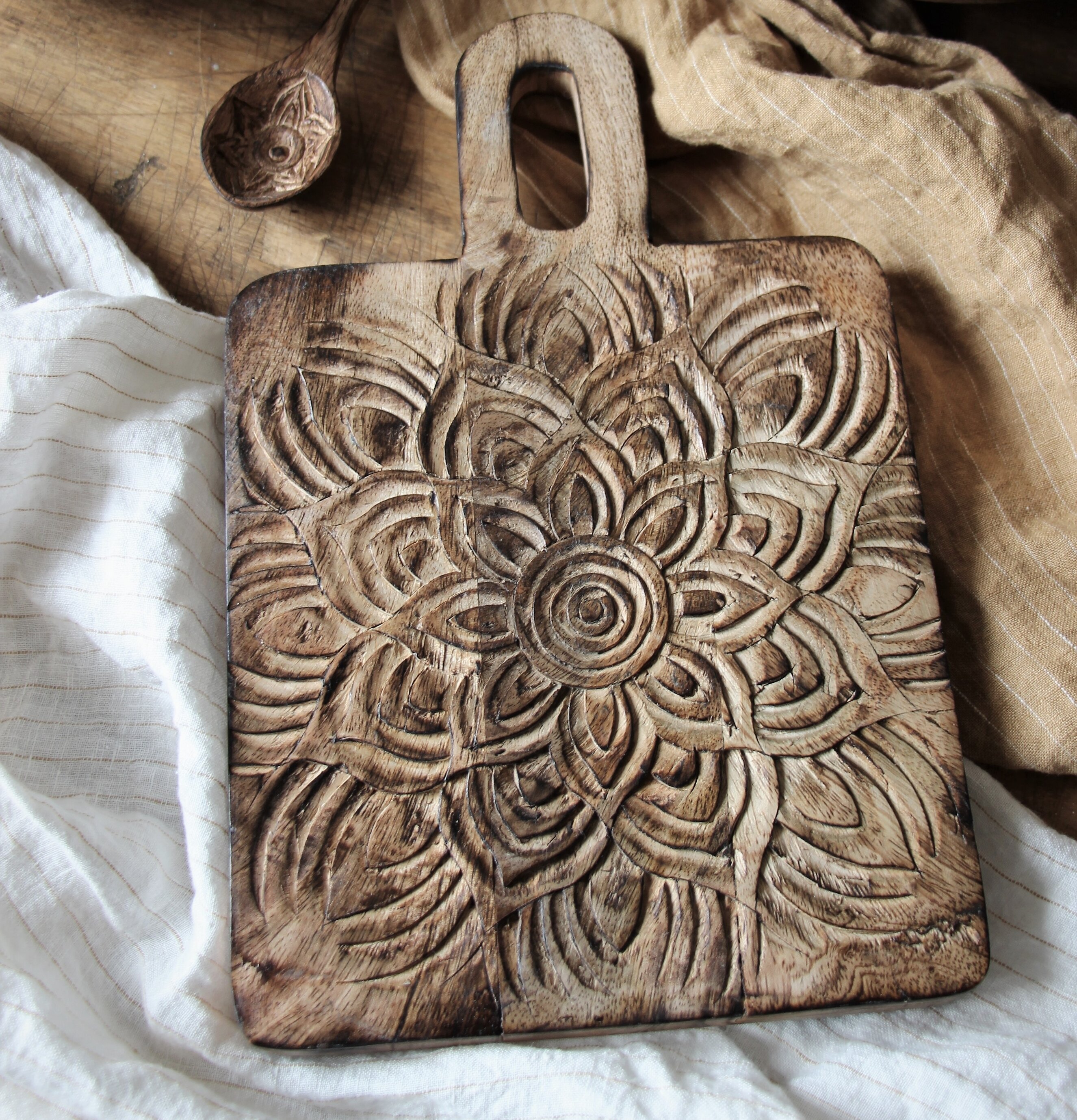 Fleur Skärbräda Rak från Majas Cottage med blommönster