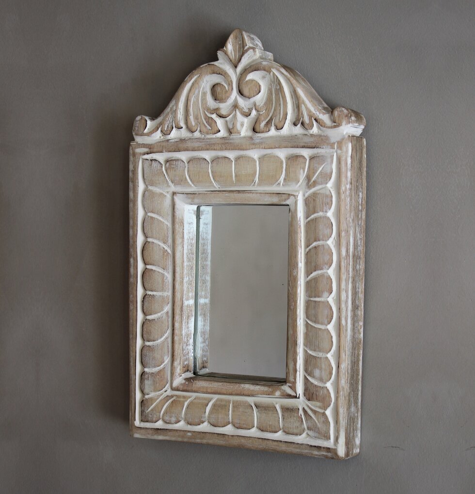 Spegel Folium - Majas Cottage med dekorativt snidverk