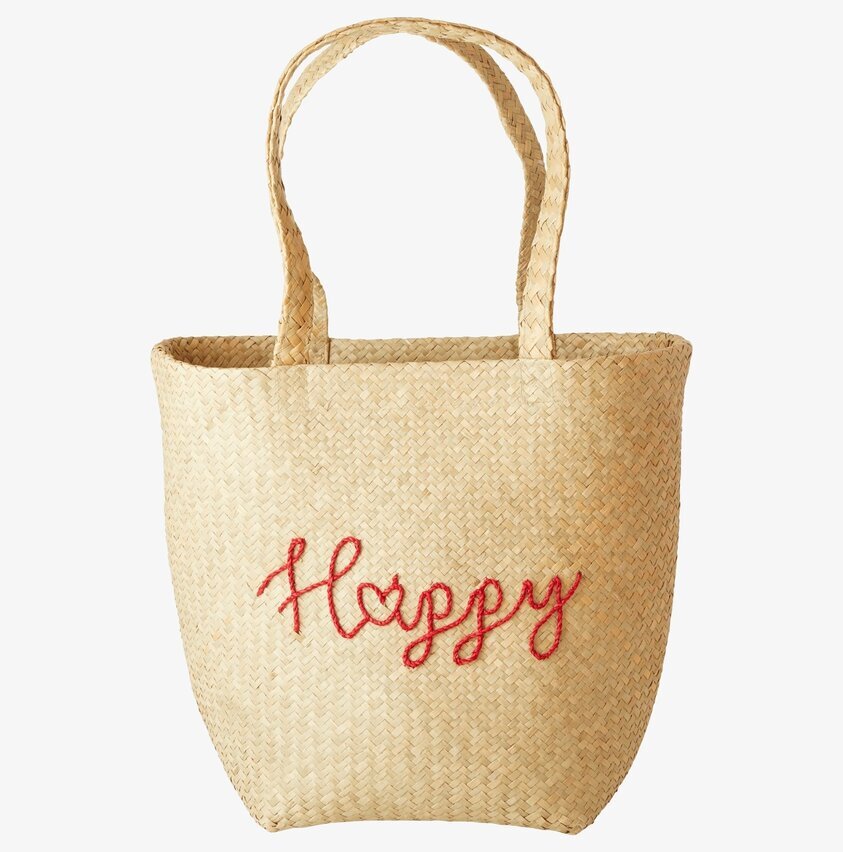 Väska Raffia HAPPY från Rice med röd brodyr på vit bakgrund