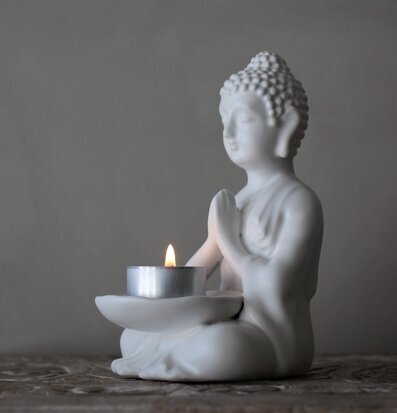 Ljushållare Buddha - Majas Cottage i vit, meditativ design