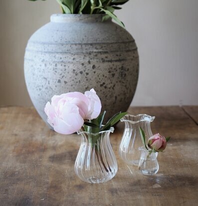 Peony Glasvas Klarglas från Majas Cottage med pionblomma