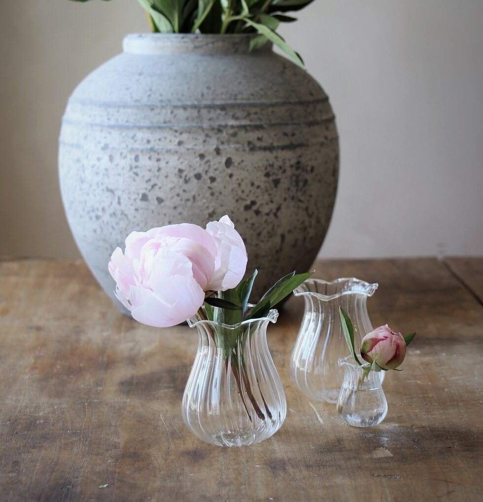 Peony Glasvas Klarglas från Majas Cottage med pionblomma
