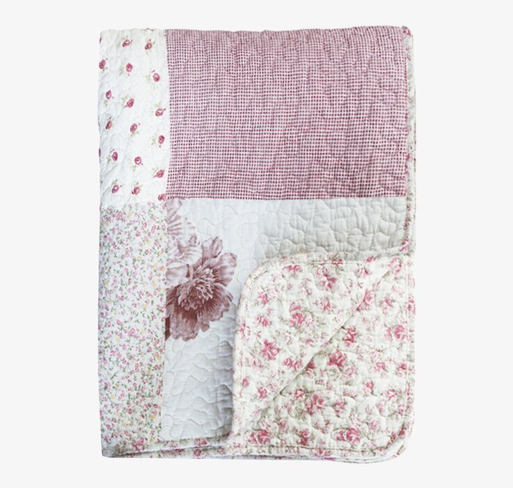 Quilt Med Blomsterprint från Chic Antique i rosa och vitt
