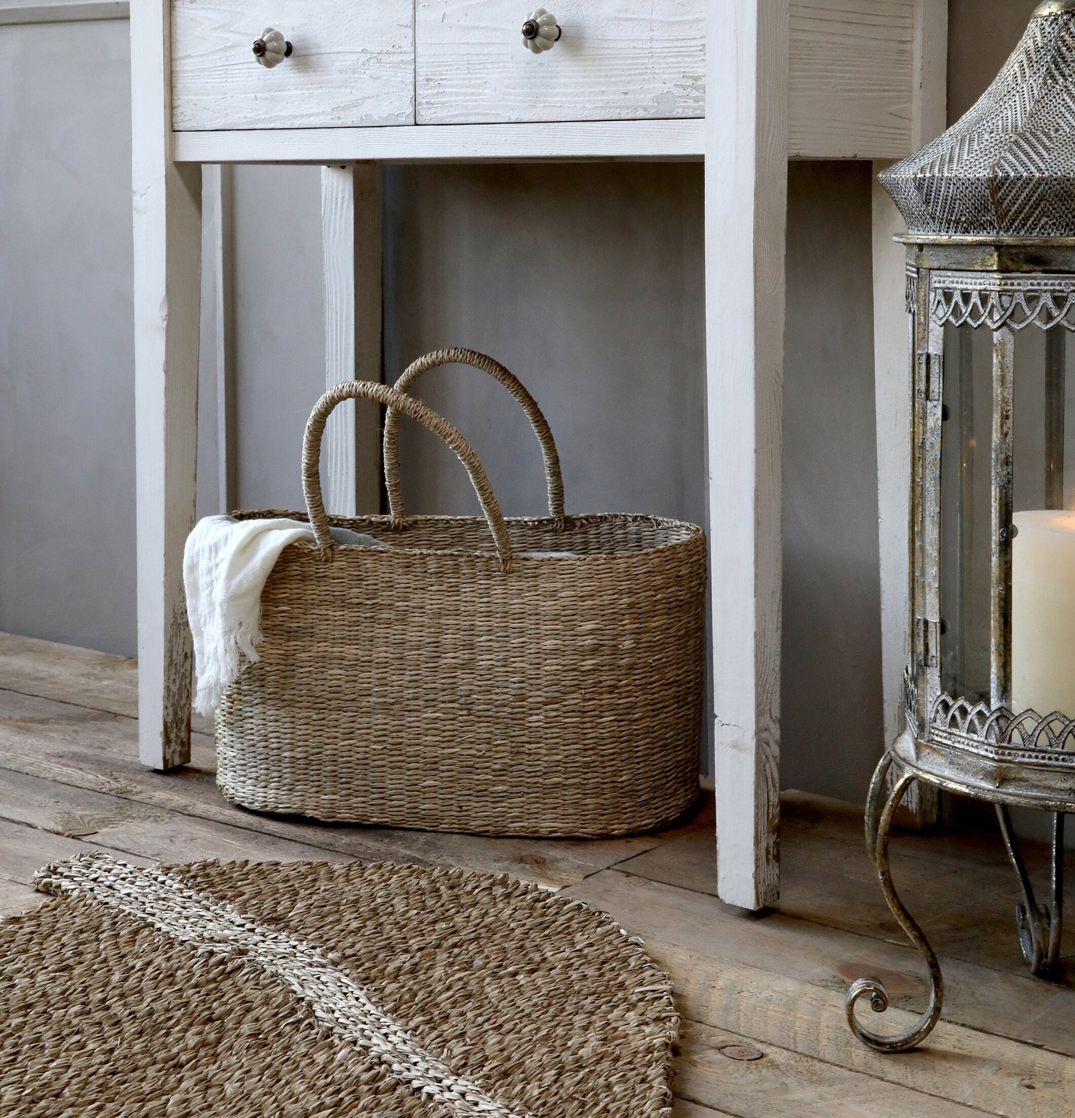 Matta Blad Sjögräs från Chic Antique på rustikt trägolv