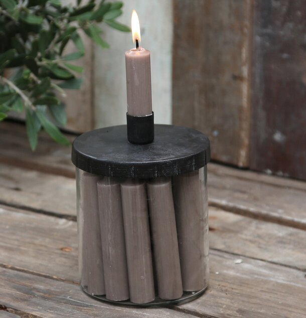 Ljusstake M. Förvaring från Chic Antique på rustikt träbord