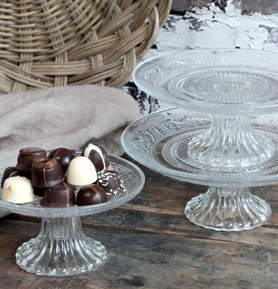Kakfat Glas Med Mönster från Chic Antique på rustikt bord