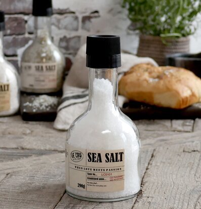 LE CRU Havssalt Kvarn från Le Cru på rustikt träbord