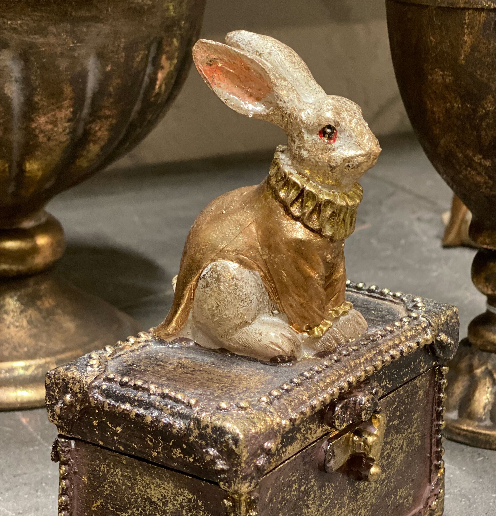 Skrin Med Kanin från A Lot Decoration med antik känsla