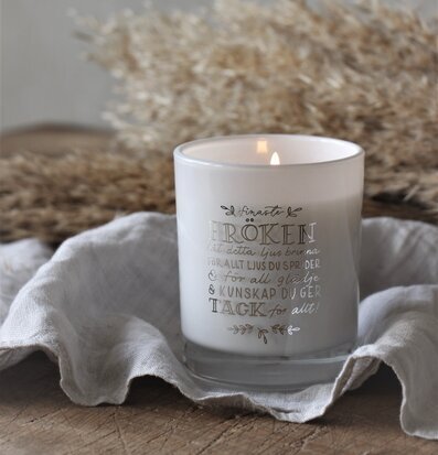 Ljus Fröken - Majas Cottage i glasbehållare på rustik träyta