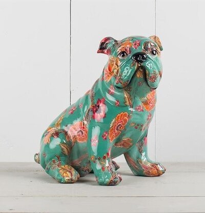 Hund Mops skulptur från Multi Agentur med blommigt mönster