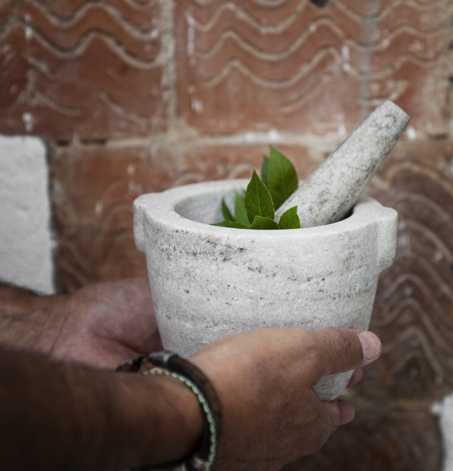 Mortel Vit Marmor Ø 17 Cm från Ernst i rustik köksmiljö