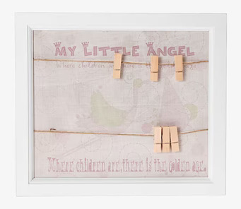 Tavla Little Angel från By ON med text och klädnypor