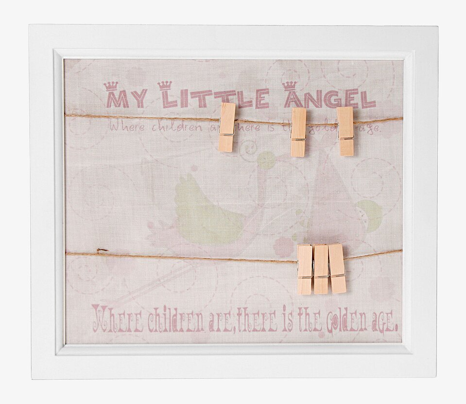 Tavla Little Angel från By ON med text och klädnypor