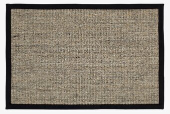 Dörrmatta Sisal Natural från Dixie med svart kant vid entrén