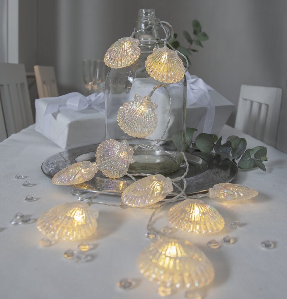 Ljusslinga Nacy Pearl från Star Trading på dekorerat bord