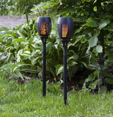 Solcellsbelysning Flame 2-Pack från Star Trading i trädgård