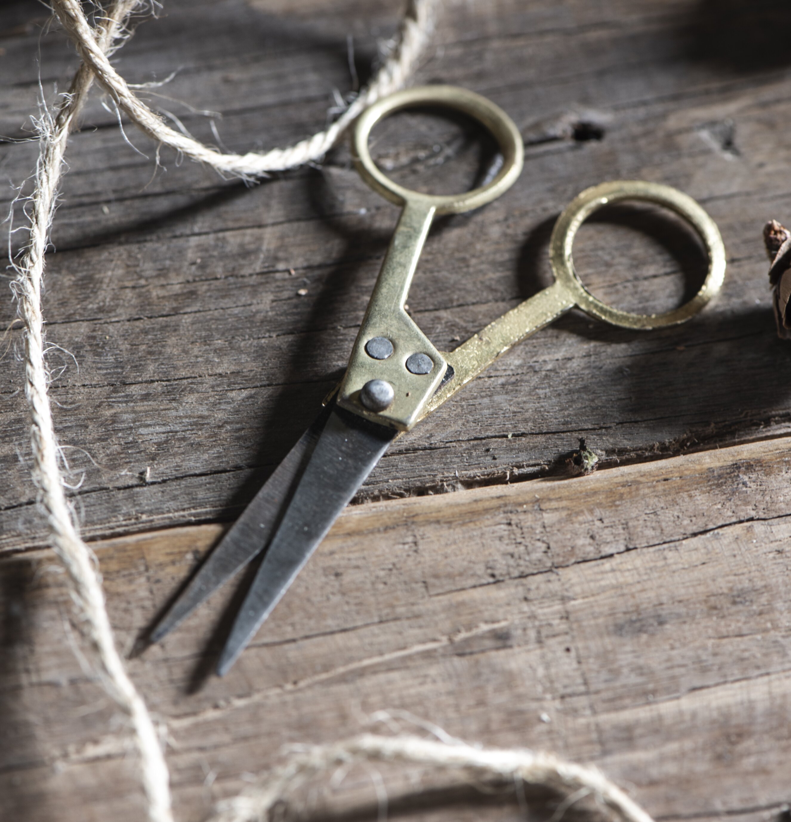 Trådhållare Inkl Sax & Jutesnöre Unika från IB Laursen