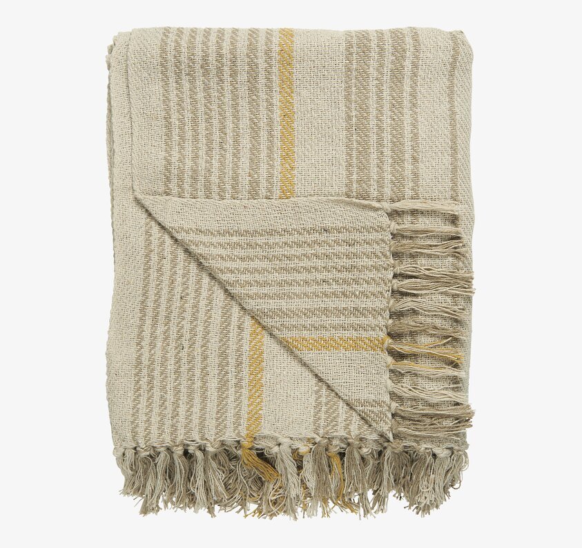 Pläd Stripes Creme/Beige/Mustard från IB Laursen på beige golv