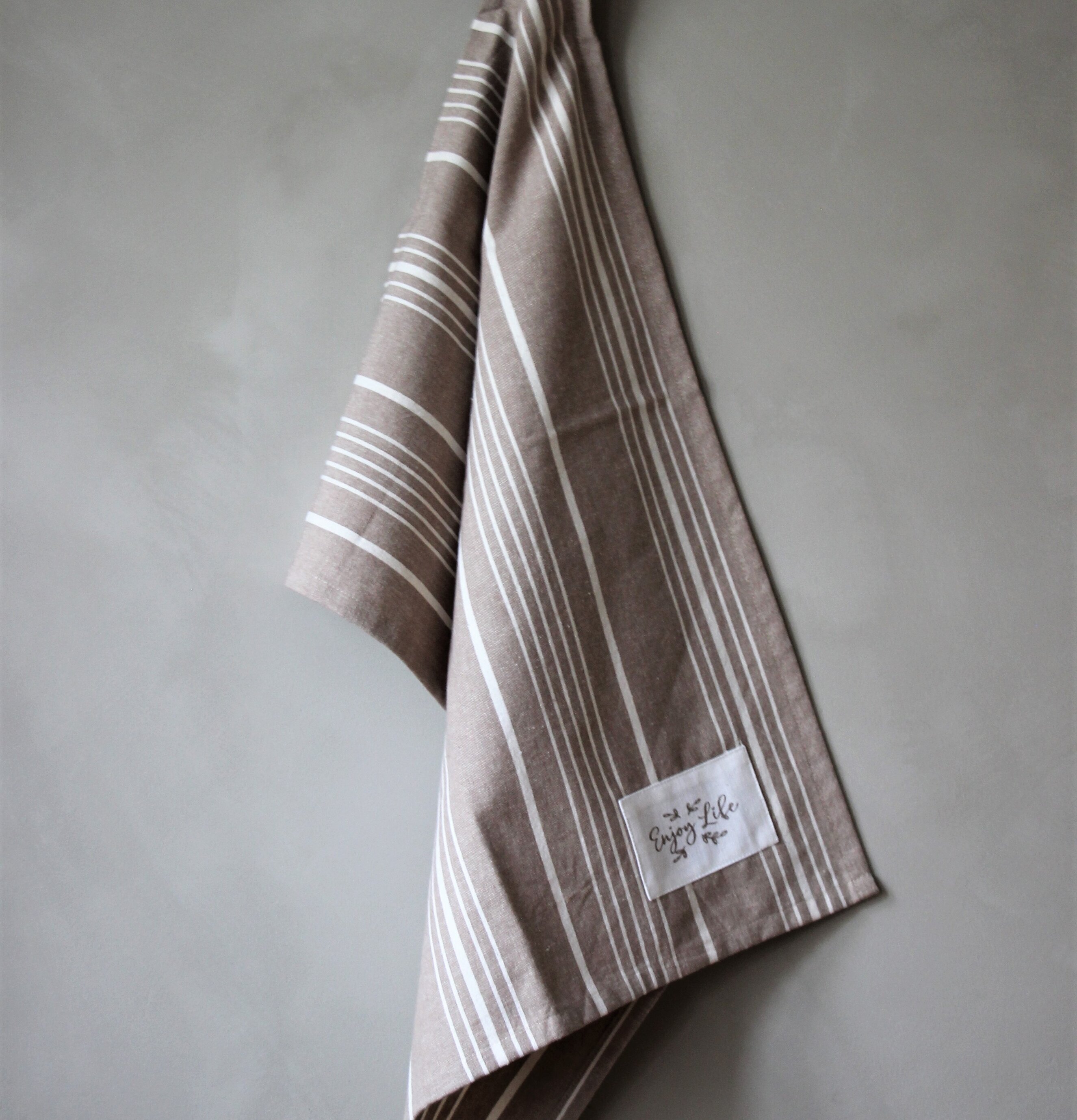 Kökshandduk - Enjoy Life från Majas Cottage i beige och vitt