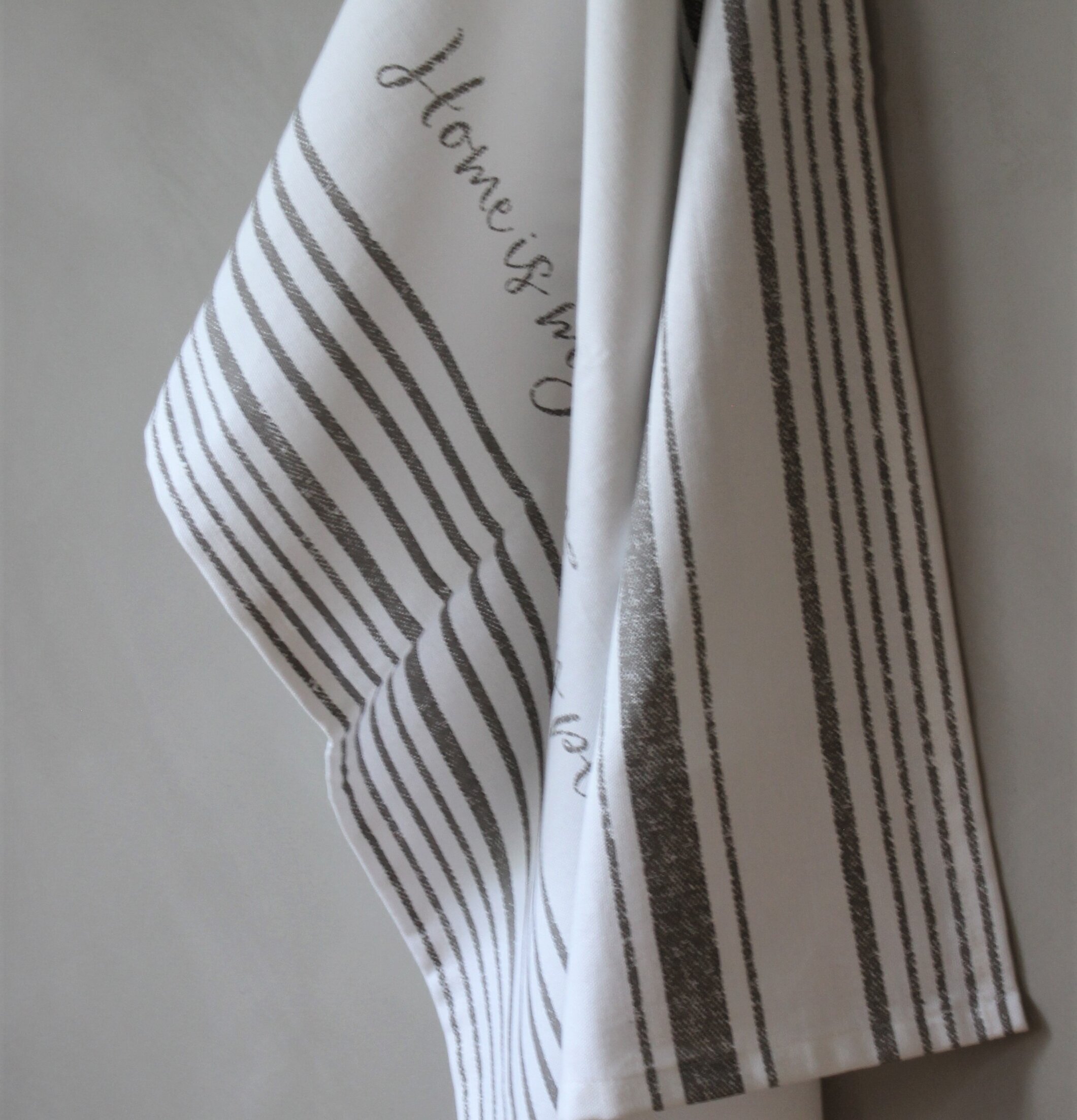 Kökshandduk Grå - Home Is My Happy Place från Majas Cottage