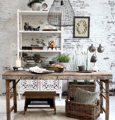 Muggstativ Antikvit från Chic Antique på rustikt bord