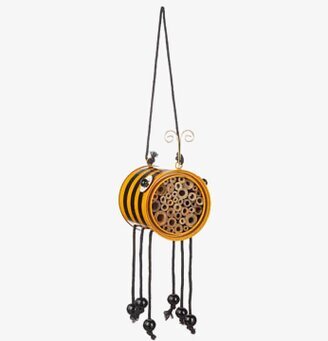 Insektshotell Bi Plåt från Different Design på vit bakgrund