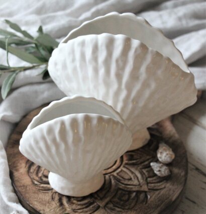 Seashell Vas Stor från Majas Cottage med snäckskalsdetaljer