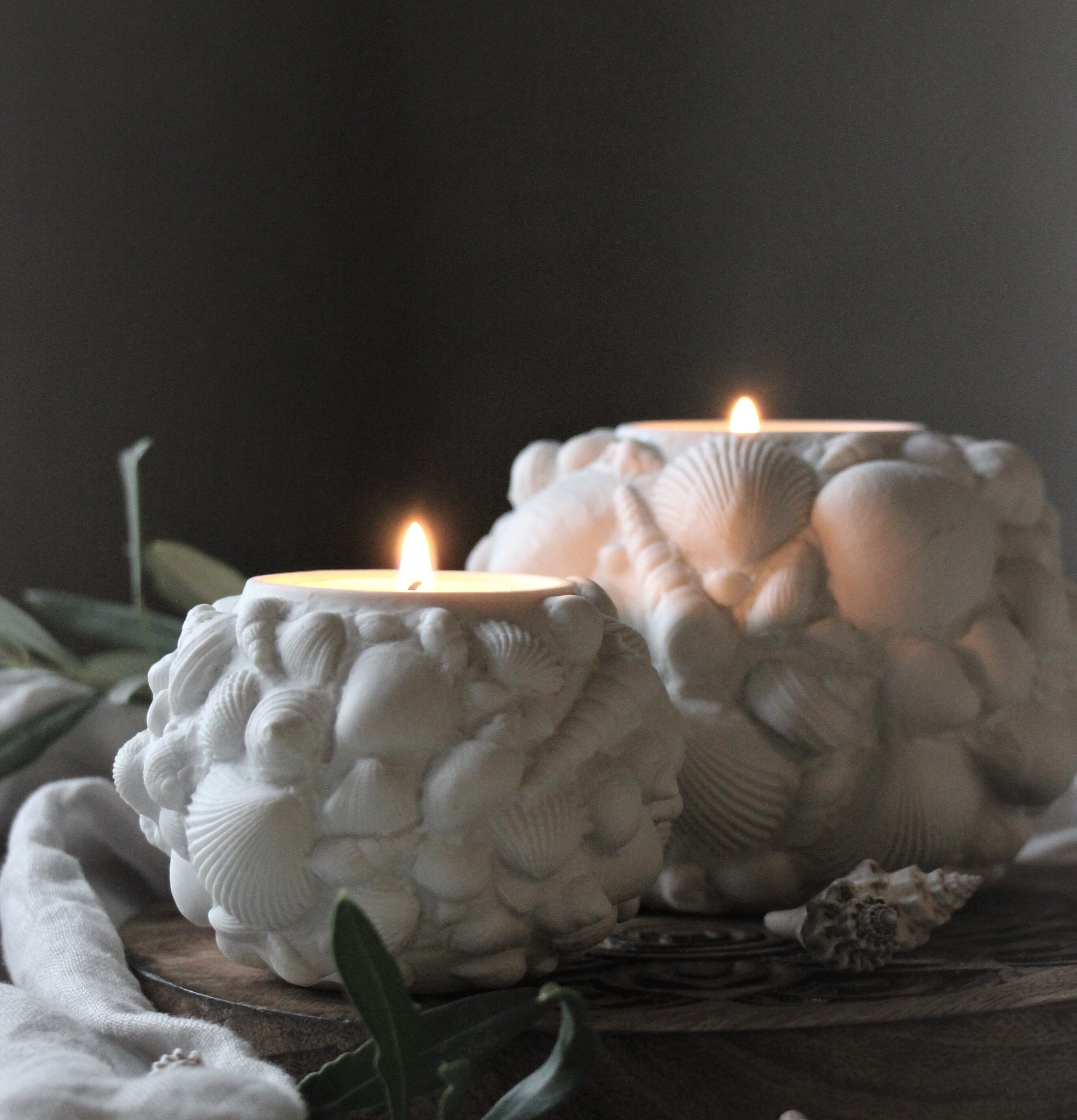 Ljushållare Seashell Stor från Majas Cottage på träbord