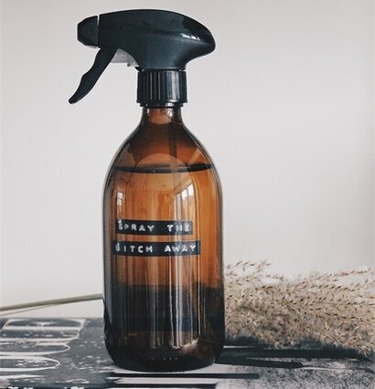 Rengöringsspray - Spray The Bitch Away från BOXinBAG