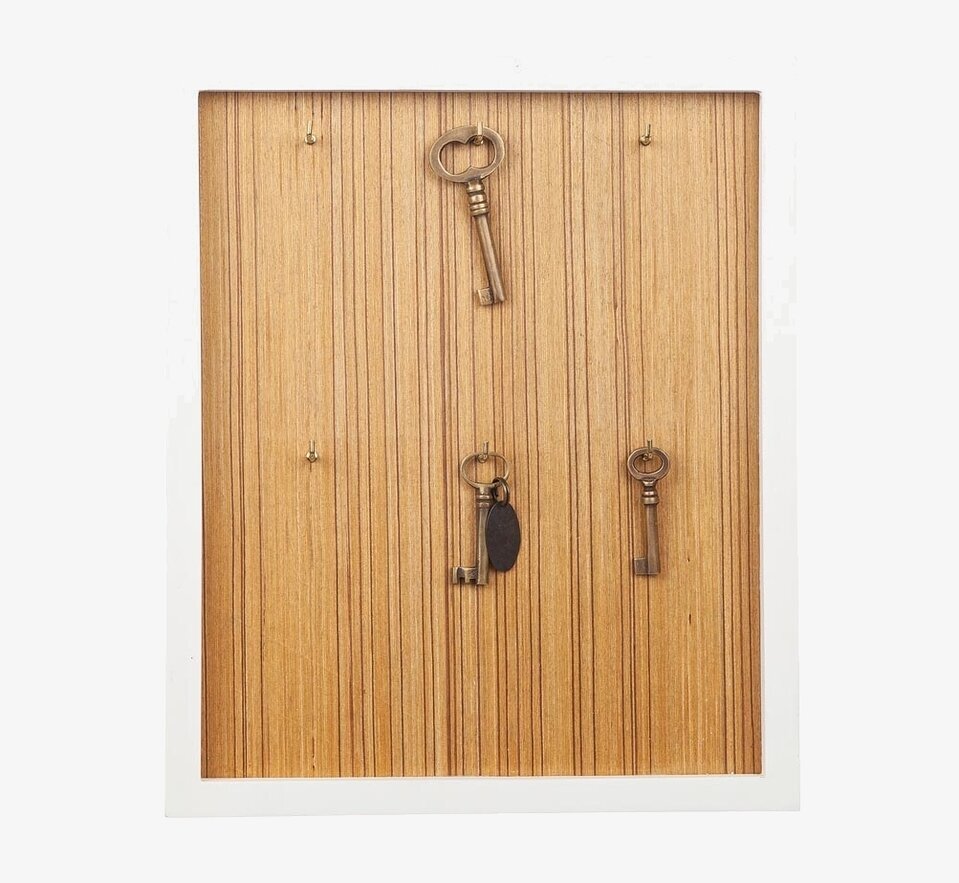 Trätavla Nycklar från Different Design med dekorativa nycklar